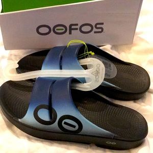 NEW Oofos ooahh sport men's sz 11 women's sz 13